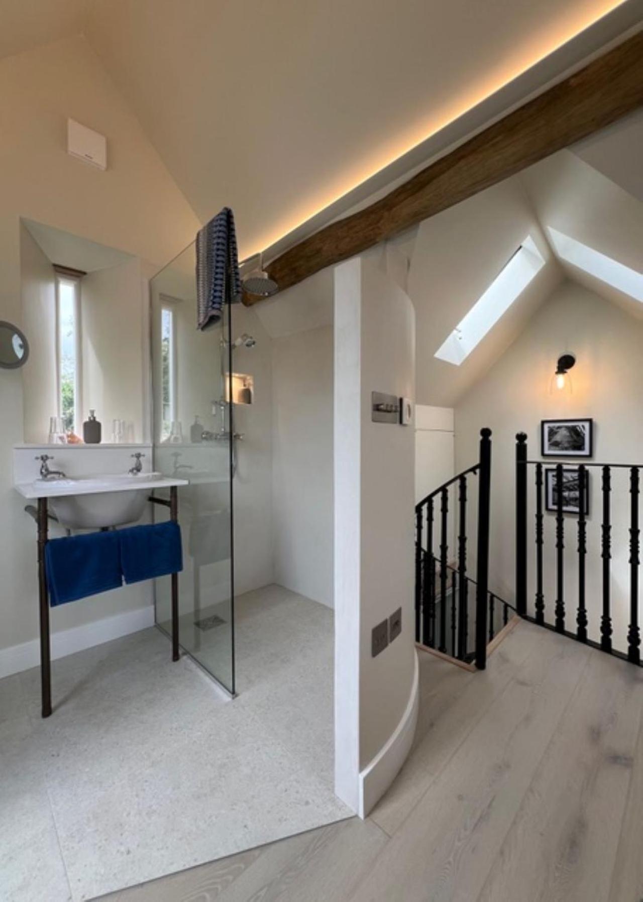 Idyllic Secluded Hideaway With Countryside Views On The Edge Of The Cotswolds Villa Hailey Buitenkant foto